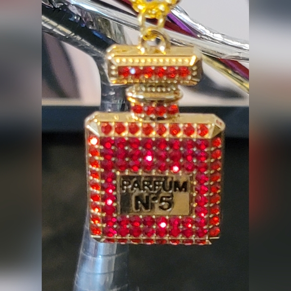 PERFUME BOTTLE NECKLACE  ✨️✨️ - Picture 2 of 7